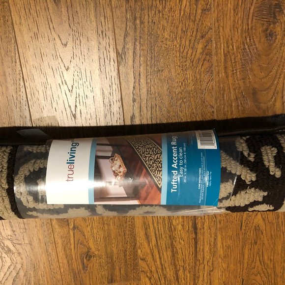 CARPET: TUFTED ACCENT RUNNER RUG 20”x58” - Picture 2 of 3